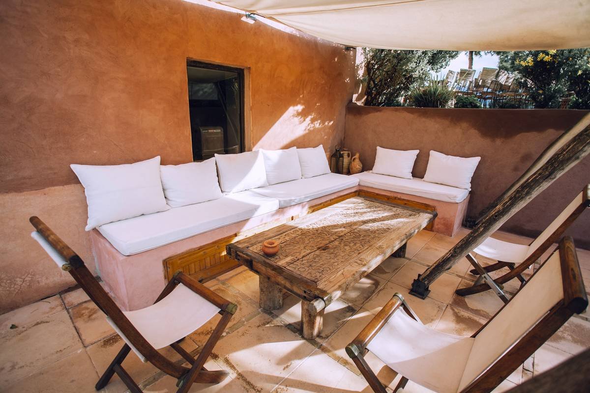 Outdoor Furniture with Fire Pit: Your Cozy Backyard Oasis, Solved