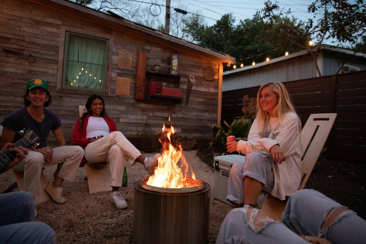 The Smart Way to Arrange Furniture Around Fire Pit for Maximum Comfort & Safety